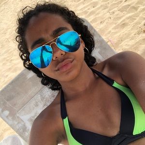 Meet your Posher, Mileydis